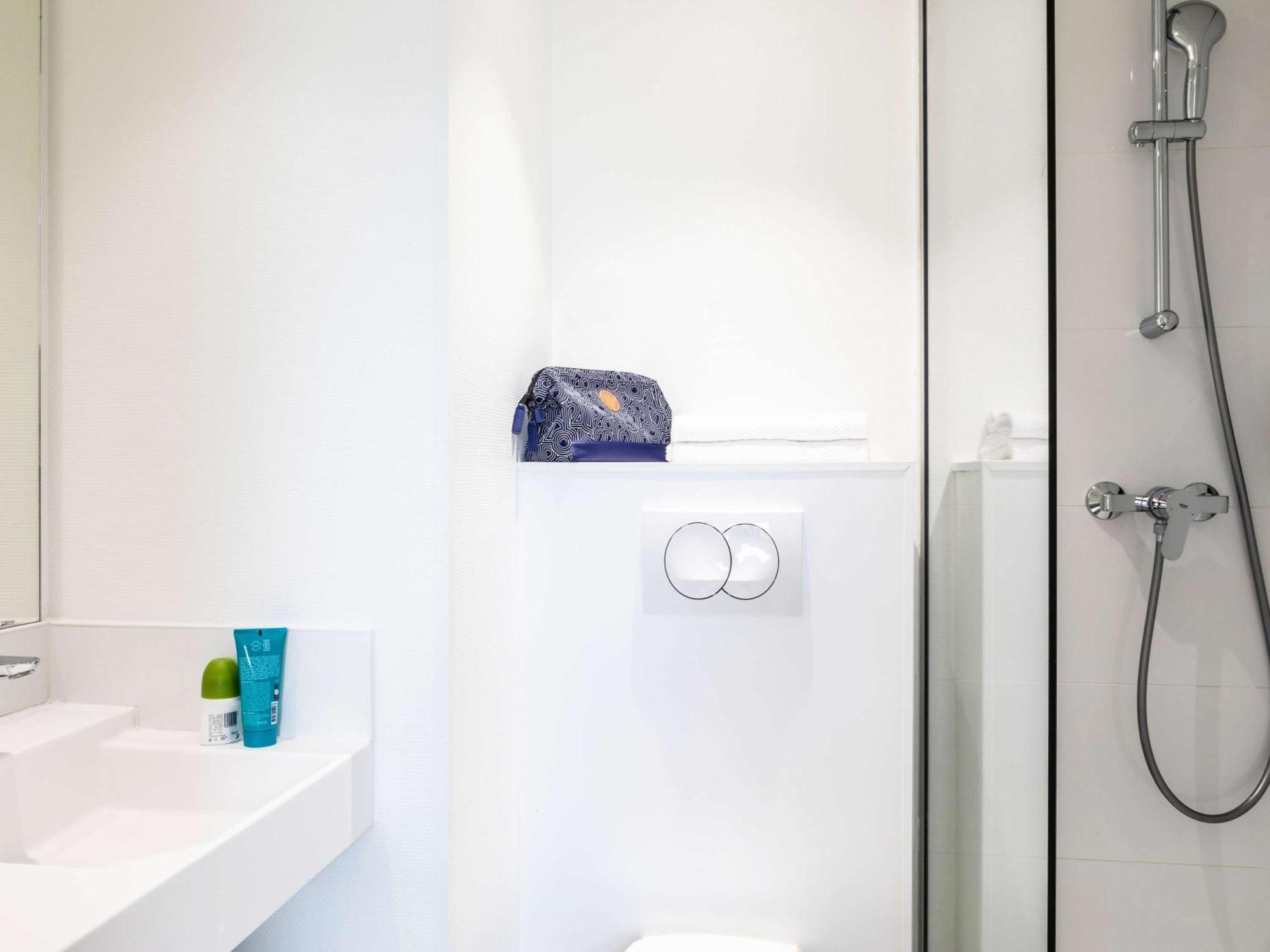 Ibis Budget Paris Porte De Montreuil Montreuil  Exterior foto