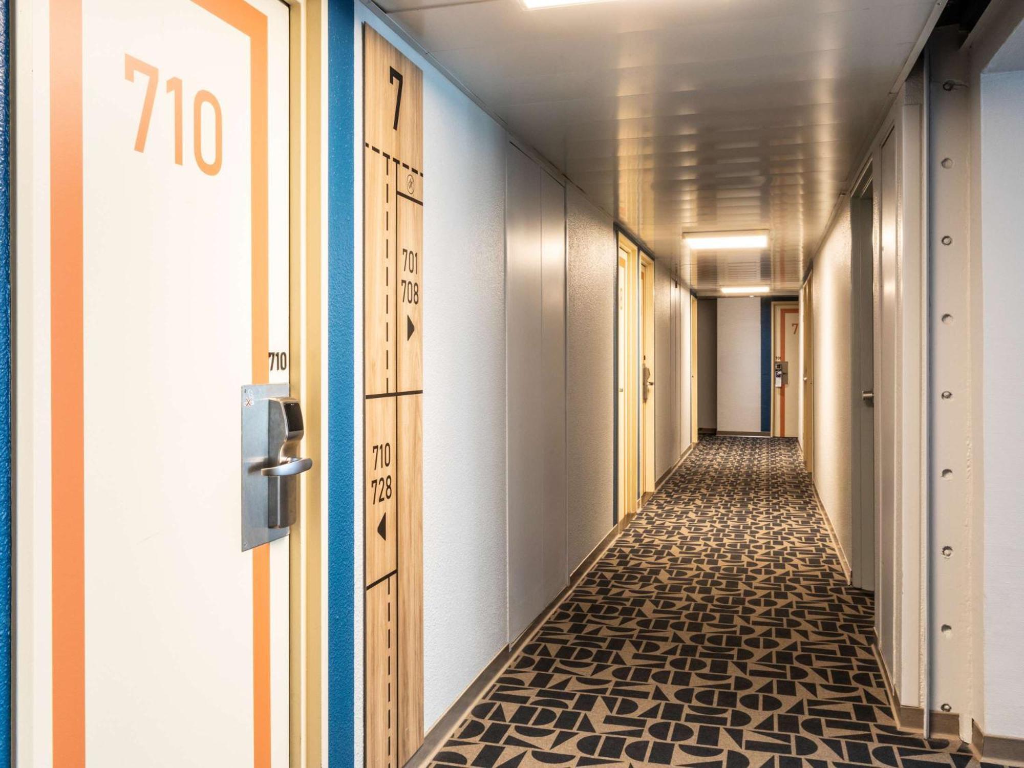Ibis Budget Paris Porte De Montreuil Montreuil  Exterior foto
